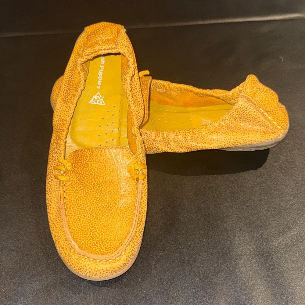 Hush Puppies Mustard Yellow Leather Moccasins size 8.5 - Picture 2 of 9